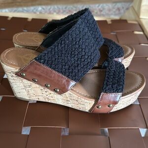 Crown Vintage black sandals with leather accents